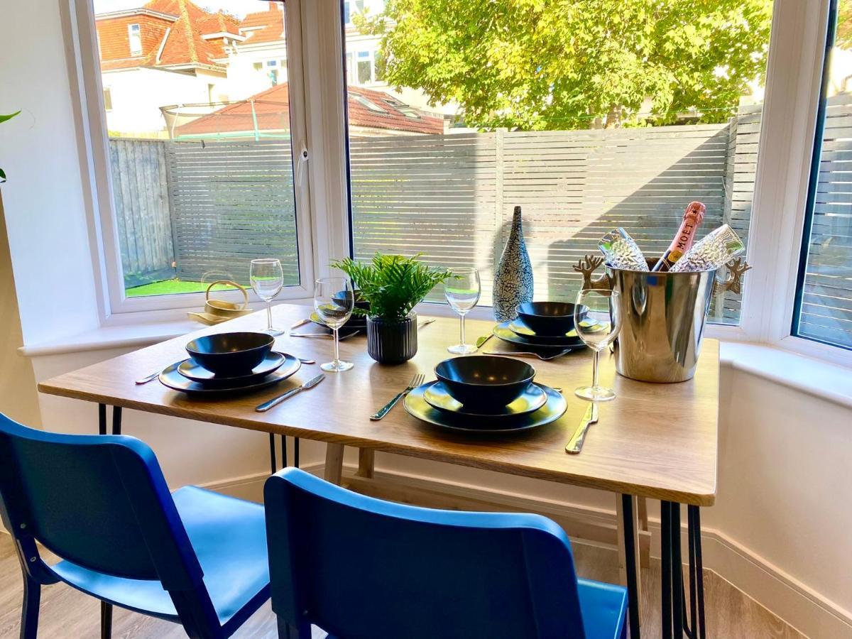 Brand New 2022 Beautiful & Stylish 2 Bedroom Apartment! - 5 Minute Walk To The Best Beach! - Great Location - Free Parking - Fast Wifi - Smart Tv - Sleeps Up To 4! Close To Bournemouth & Poole Town Centre & Sandbanks Εξωτερικό φωτογραφία